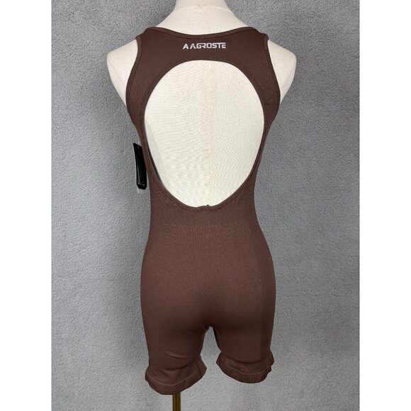 A AGROSTE athletic romper with a racerback Removable Pads Brown Size Small NWT's - Picture 5 of 8